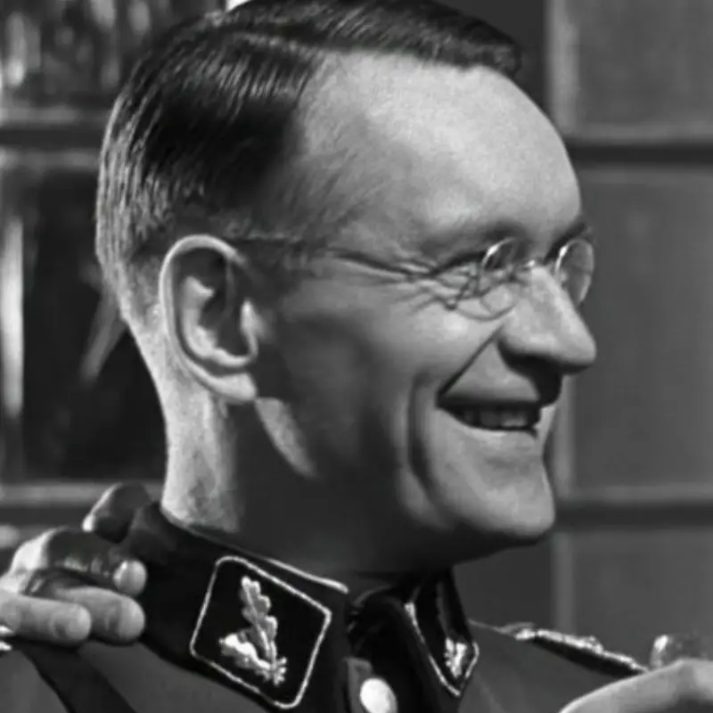 Andrzej Seweryn - Julian Scherner rolünde