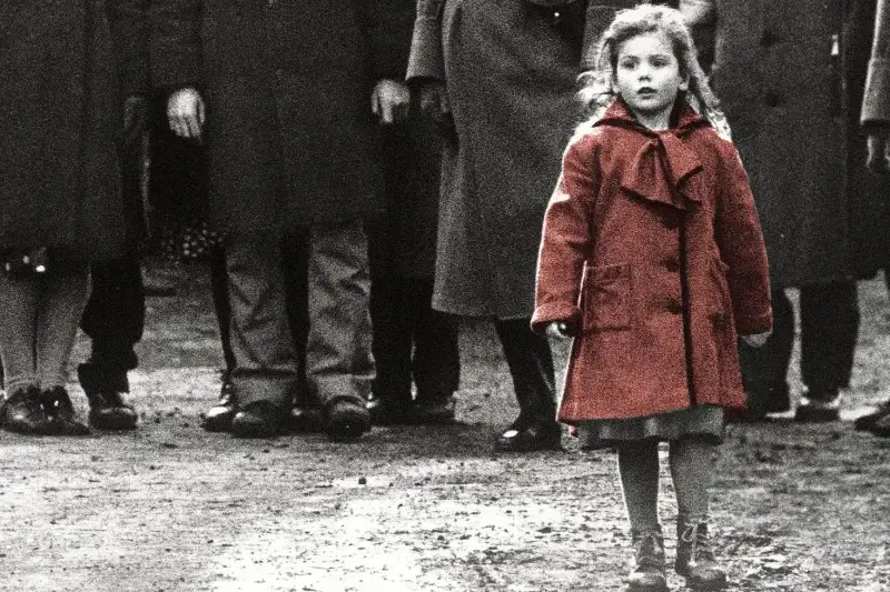 Schindler’s List’teki Kırmızı Paltolu Kız