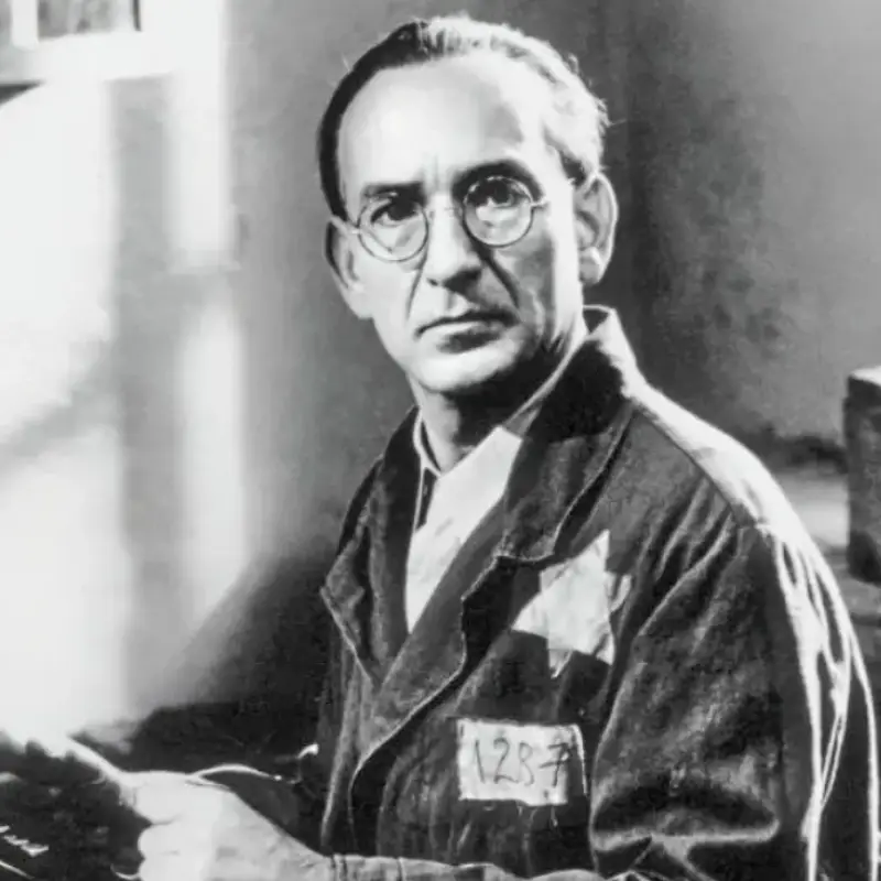 Ben Kingsley - Itzhak Stern rolünde