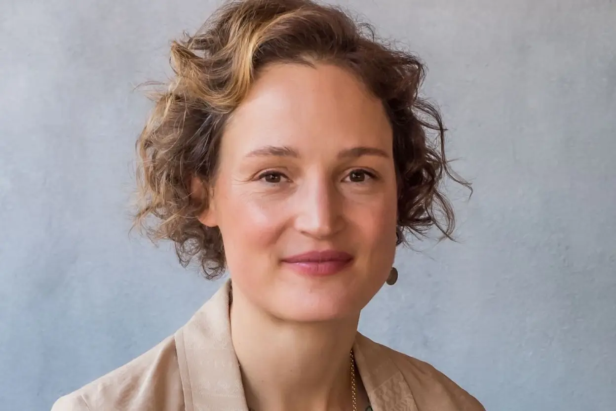 Vicky Krieps - Bridget Sullivan rolünde